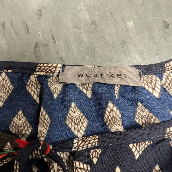 Colorful Patterned Women's Top - Picture 3 of 5